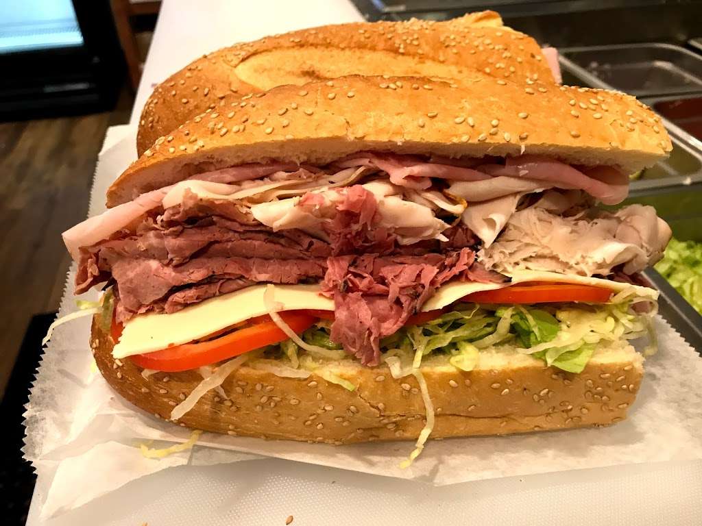 Deli king | 32 Indian Rock Rd, Windham, NH 03087, USA | Phone: (603) 260-5600