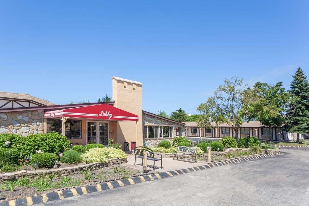 Kings Inn Michigan City | 201 W Kieffer Rd, Michigan City, IN 46360, USA | Phone: (219) 878-8100