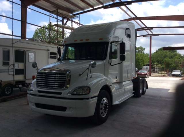 Durans Body Shop & Wrecker Service | 703 Buschong St, Houston, TX 77060, USA | Phone: (832) 788-2983