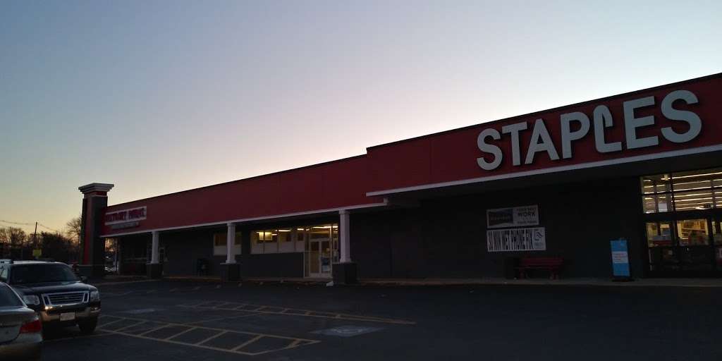 Staples | 991 Providence Hwy, Norwood, MA 02062, USA | Phone: (781) 255-7720