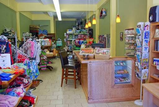 Pet-Tique | 10906 Clifton Blvd, Cleveland, OH 44102, USA | Phone: (216) 631-2050