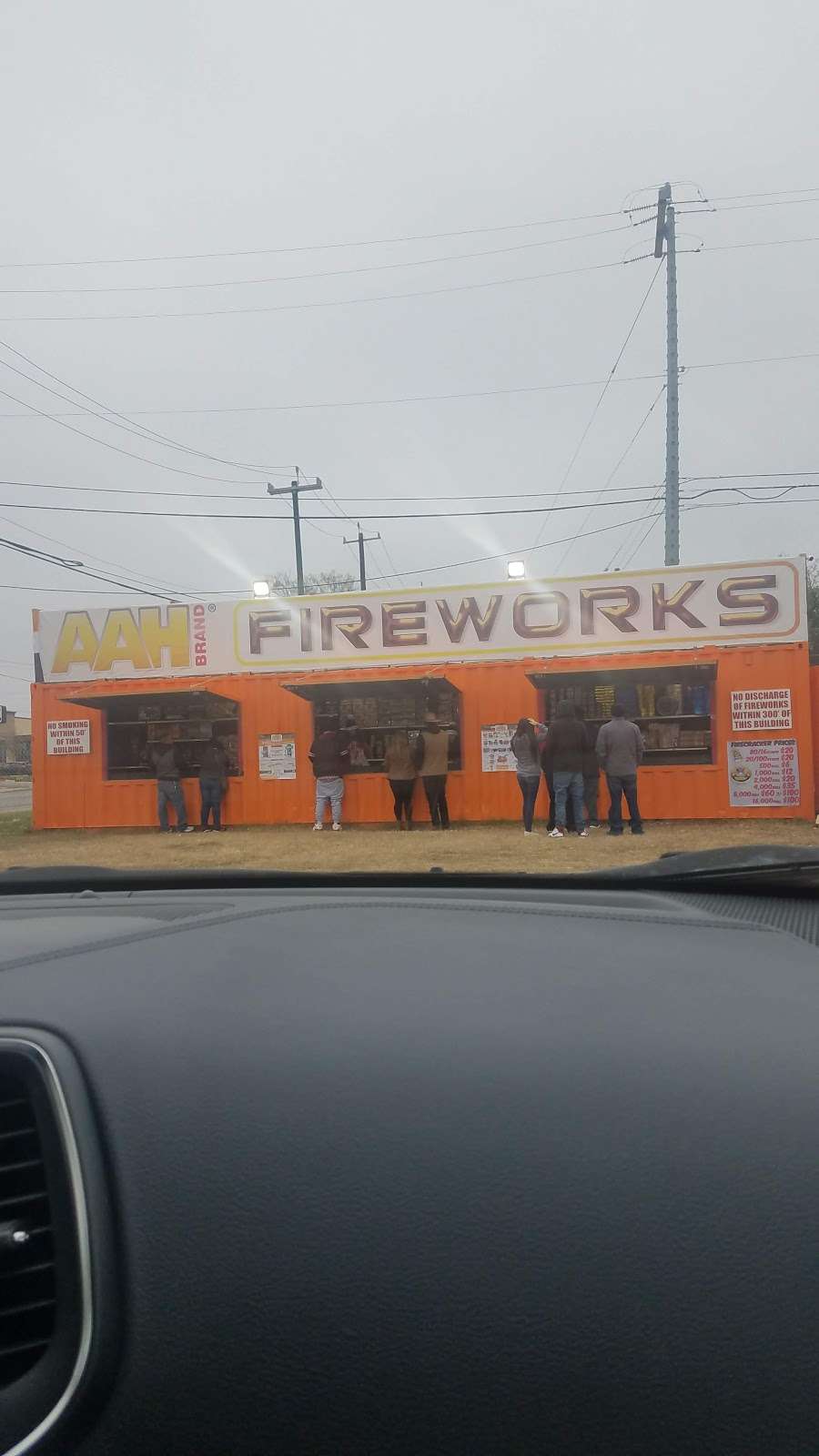 Mr. W Fireworks | 12157 Potranco Rd, San Antonio, TX 78253, USA | Phone: (210) 622-3112