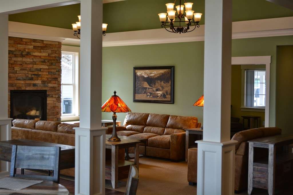 The Manor on Marston Lake: Memory Care Cottage | 4802 S Wadsworth Blvd, Littleton, CO 80123 | Phone: (303) 973-6325