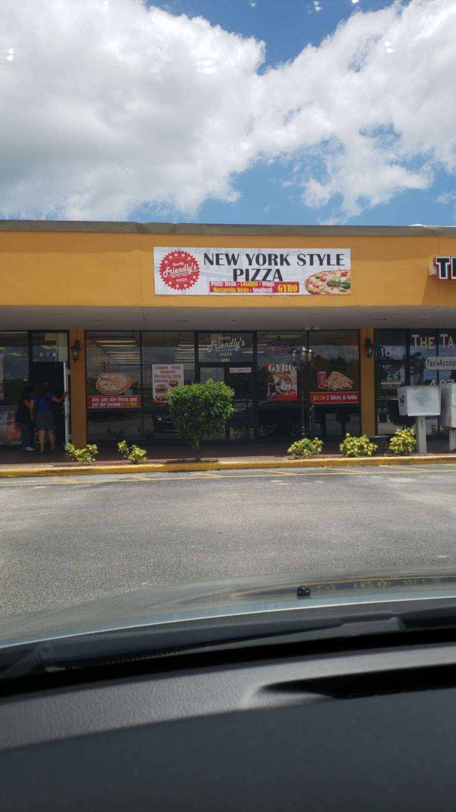 Friendlys Pizza New York Style | 2921 S Orlando Dr, Sanford, FL 32773, USA | Phone: (407) 688-2979