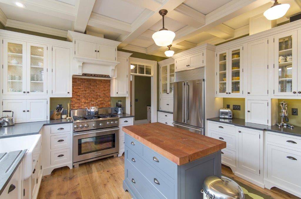 Eastbank Interiors: Kitchen Cabinets | 21540 Willamette Dr, West Linn, OR 97068 | Phone: (503) 387-6307