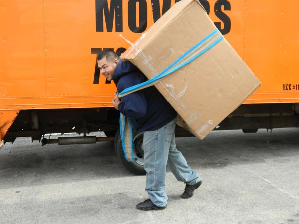 Wolley Movers Chicago | 1040 N Cicero Ave, Chicago, IL 60651, USA | Phone: (773) 761-8330