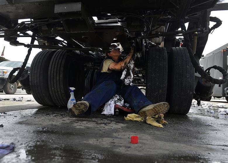 Truck Repair Expert | 2410 Mapleridge Dr, Garland, TX 75044 | Phone: (214) 617-1715