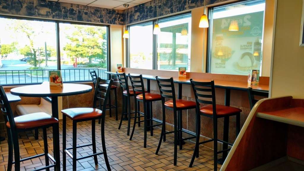 White Castle | 1100 W Golf Rd, Hoffman Estates, IL 60169, USA | Phone: (847) 882-3891