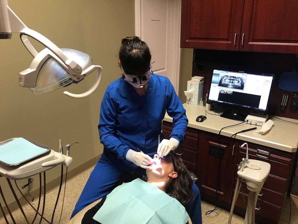 Dentistry Of Orlando | 425 Avalon Park Boulevard, Orlando, FL 32828, USA | Phone: (407) 249-9292