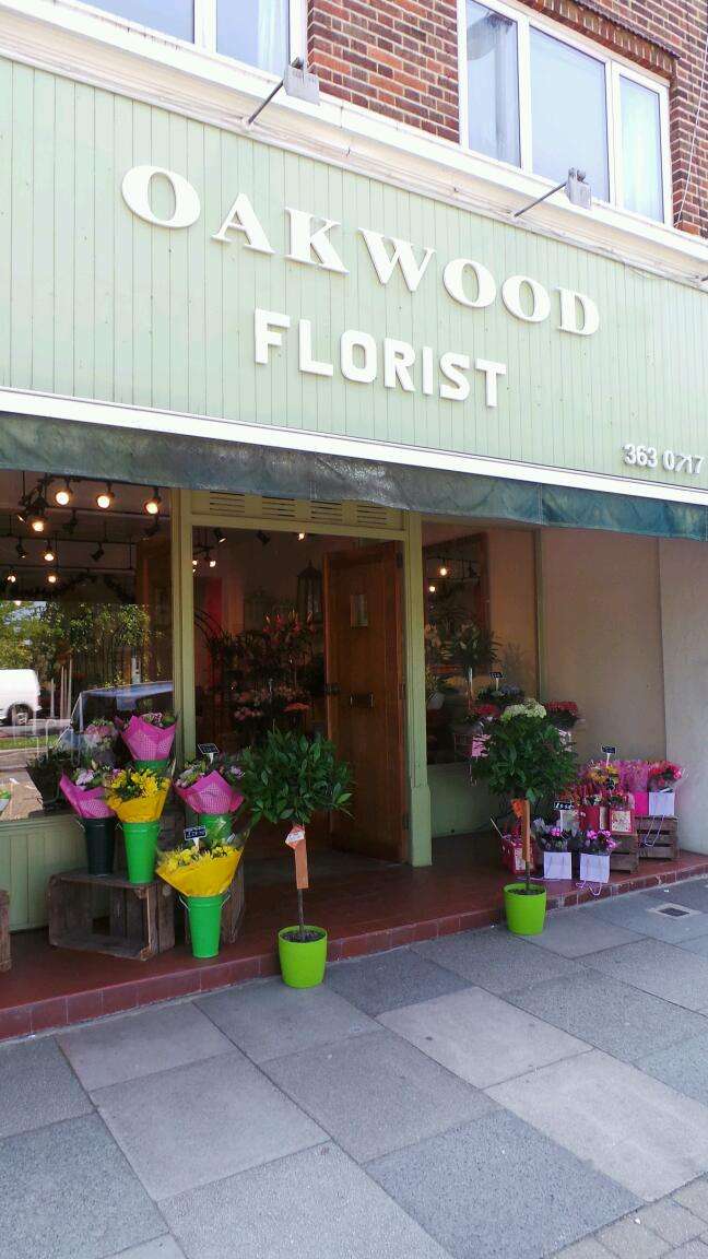 Oakwood Florist Ltd | 211 Bramley Rd, London N14 4XA, UK | Phone: 020 8363 0717