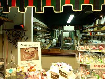 Wilbur Chocolate Retail Store | 45 N S Broad St, Lititz, PA 17543, USA | Phone: (888) 294-5287