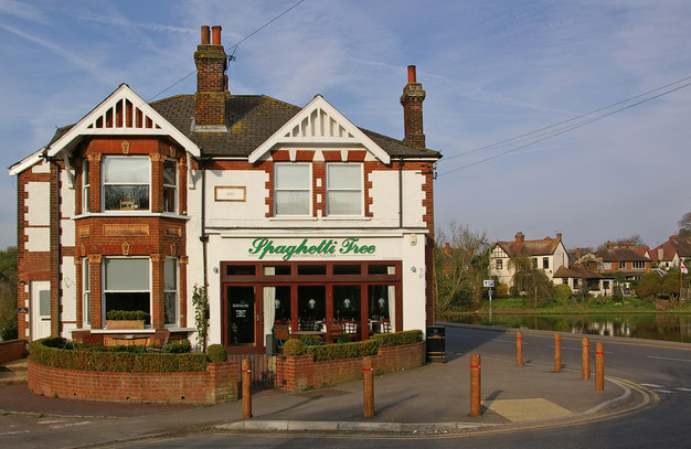 Spaghetti Tree | 1 Walton St, Walton on the Hill, Tadworth KT20 7RW, UK | Phone: 01737 819919