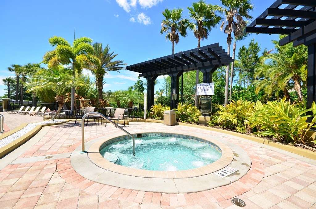 Vista Cay Resort by Rent Sunny Florida | 9902 Universal Blvd, Orlando, FL 32819, USA | Phone: (407) 867-1991