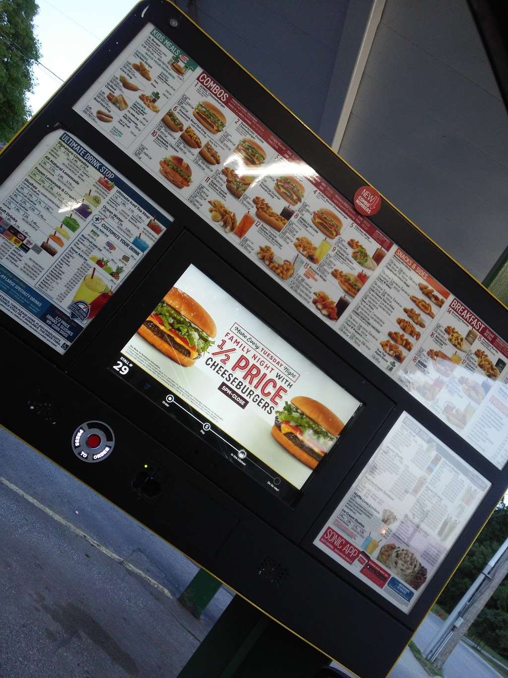 Sonic Drive-In | 535 Southwest Blvd, Kansas City, KS 66103 | Phone: (913) 722-4333