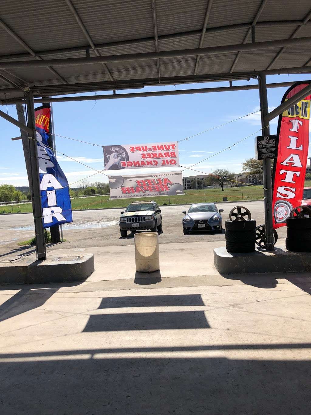 Mobile City Garage-Wrecker and Tire Repair | 6457 Camp Bullis Rd, San Antonio, TX 78257 | Phone: (210) 698-1250