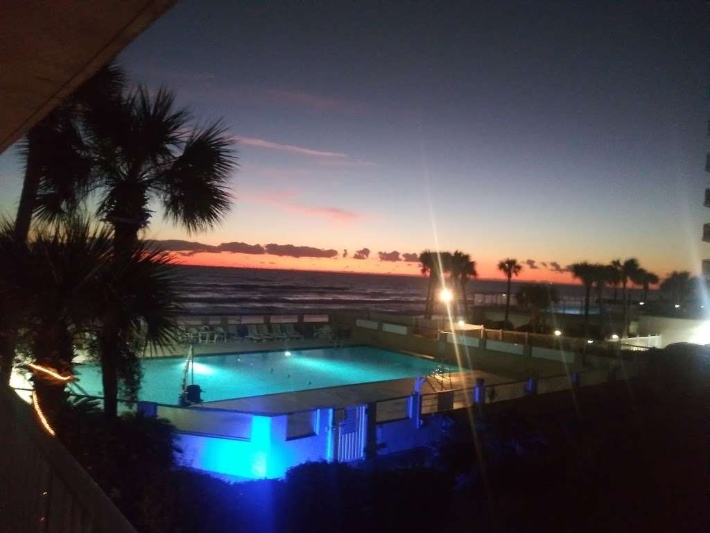 Castaways Beach Resort | 2043 S Atlantic Ave, Daytona Beach, FL 32118, USA