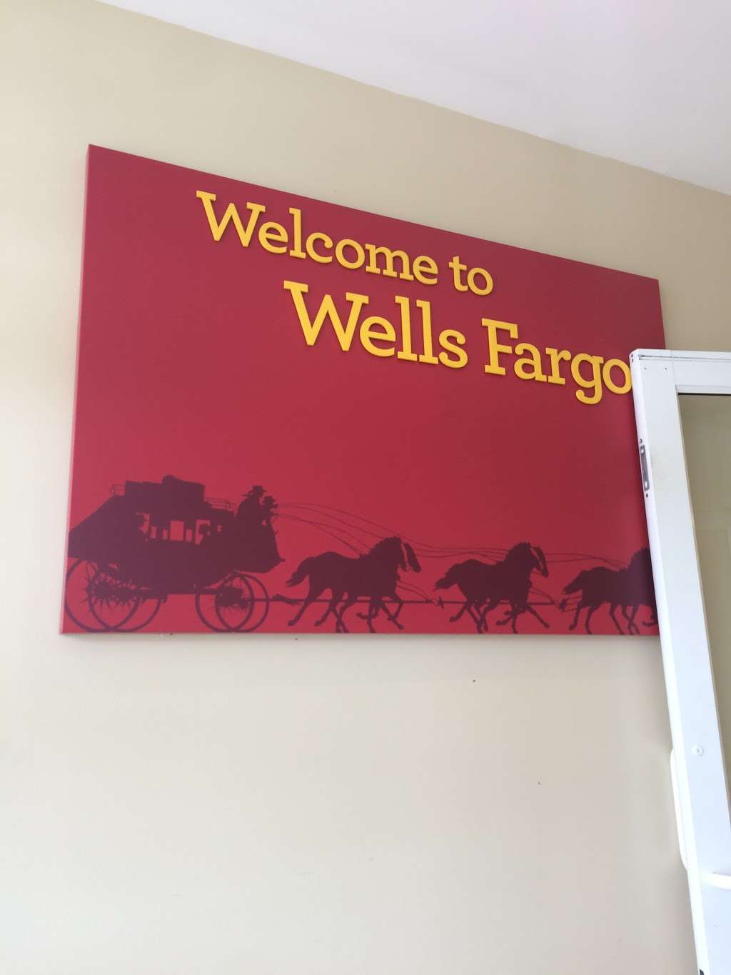 Wells Fargo Bank | 9906 Glades Rd, Boca Raton, FL 33434 | Phone: (561) 447-2400