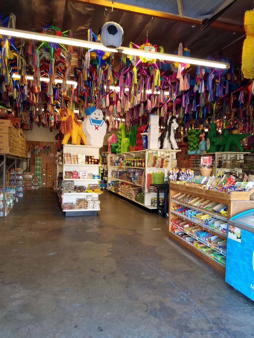 Gosa Toys Pinatas & Candy | 1002 E Chestnut Ave, Santa Ana, CA 92701, USA | Phone: (714) 285-1120