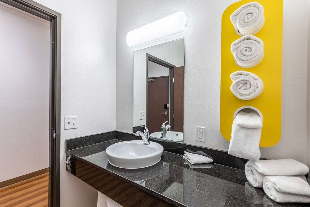 Motel 6 Las Vegas, NV - Motor Speedway | 6585 Speedway Blvd, Las Vegas, NV 89115, USA | Phone: (702) 745-8448