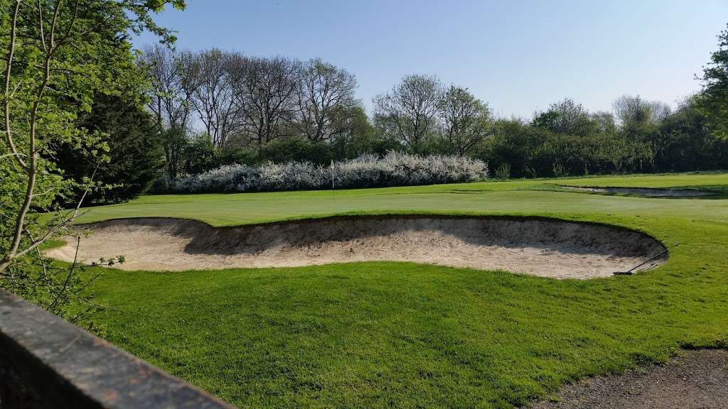 Ealing Golf Club | Perivale Ln, Perivale, Greenford, Perivale, Greenford UB6, UK | Phone: 020 8997 0937