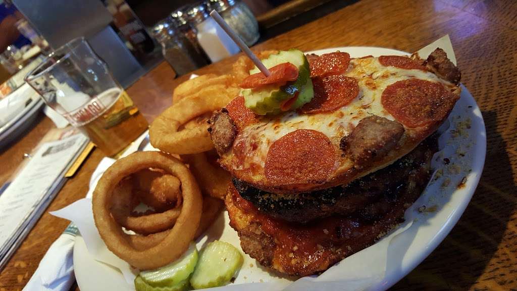 Old Chicago Pizza and Taproom | 6676 S Parker Rd, Aurora, CO 80013, USA | Phone: (303) 400-0876