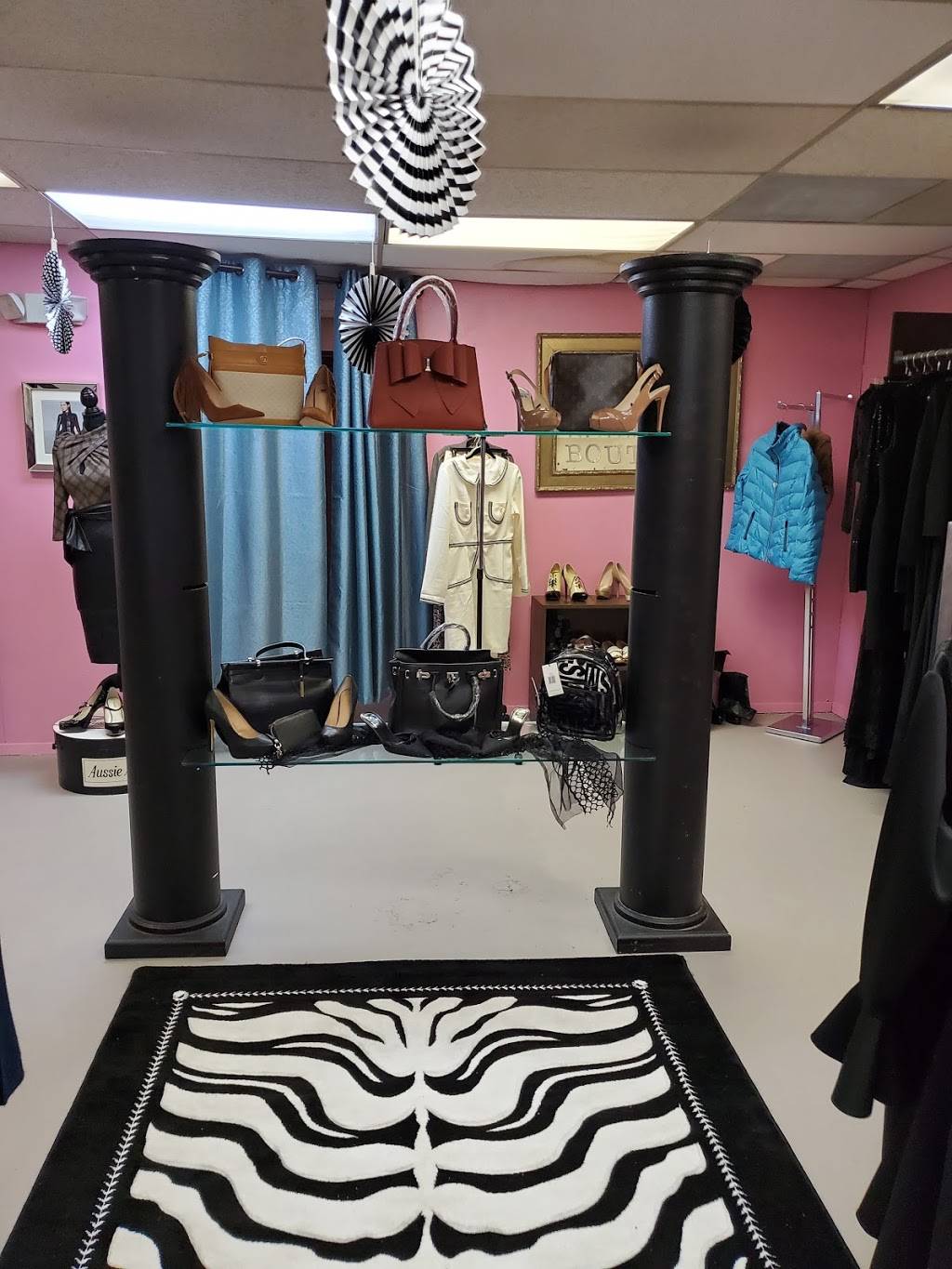 GLAM Boutique | 2025 Dolton Rd, Calumet City, IL 60409 | Phone: (708) 990-6259