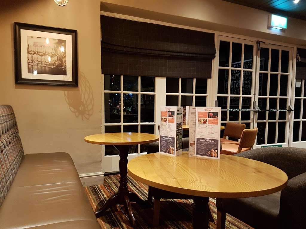 The George Inn Harvester | Epsom Rd, Morden SM4 5PJ, UK | Phone: 020 8648 4216