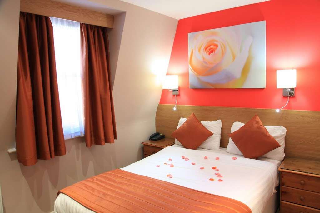 Sheriff Hotel | 115 Warwick Way, Victoria, London SW1V 4HT, UK | Phone: 020 7834 0134