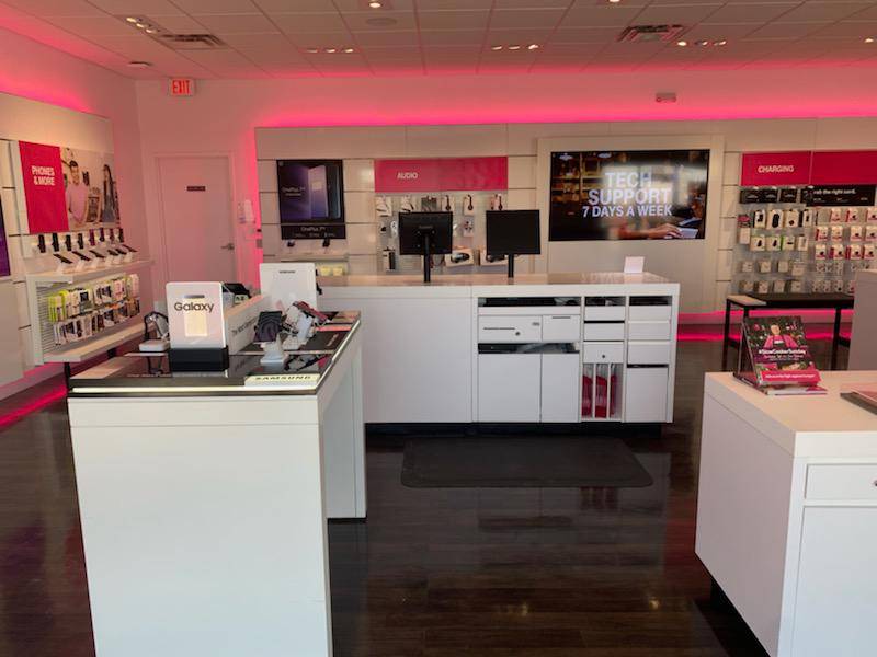 T-Mobile | 10851 Gateway S Blvd #800, El Paso, TX 79934, USA | Phone: (915) 613-1025