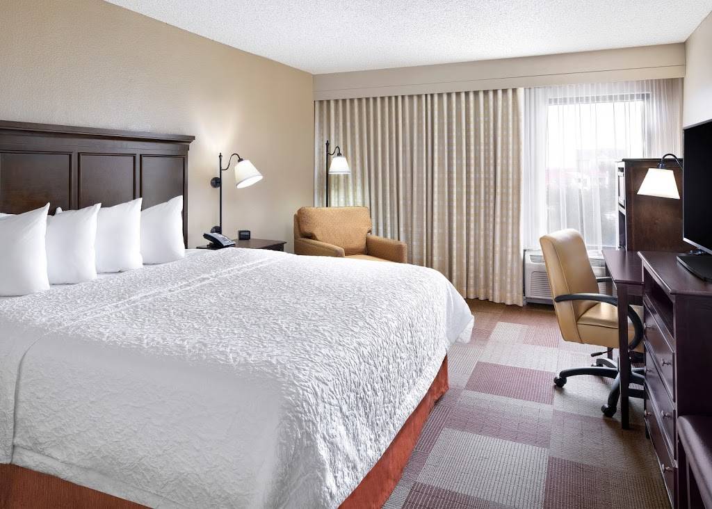 Hampton Inn Dallas-Irving-Las Colinas | 820 W Walnut Hill Ln, Irving, TX 75038, USA | Phone: (972) 753-1232