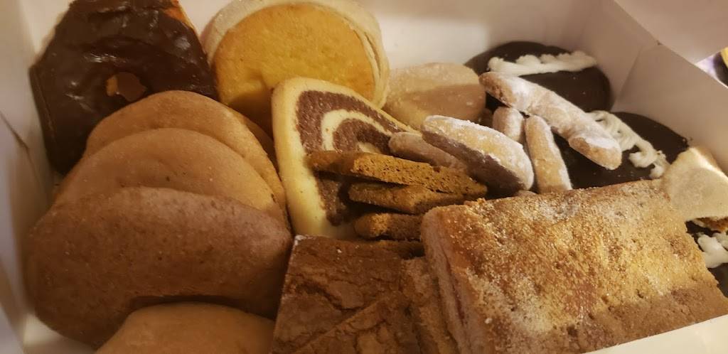 Los Pasteles Bakery Plaza | 3302 Cuatro Vientos Dr, Laredo, TX 78046, USA | Phone: (956) 726-9955