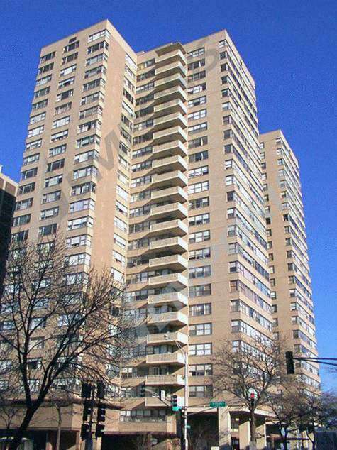 Shoreline Tower Condominium | 6301 N Sheridan Rd, Chicago, IL 60660, USA | Phone: (773) 338-1300