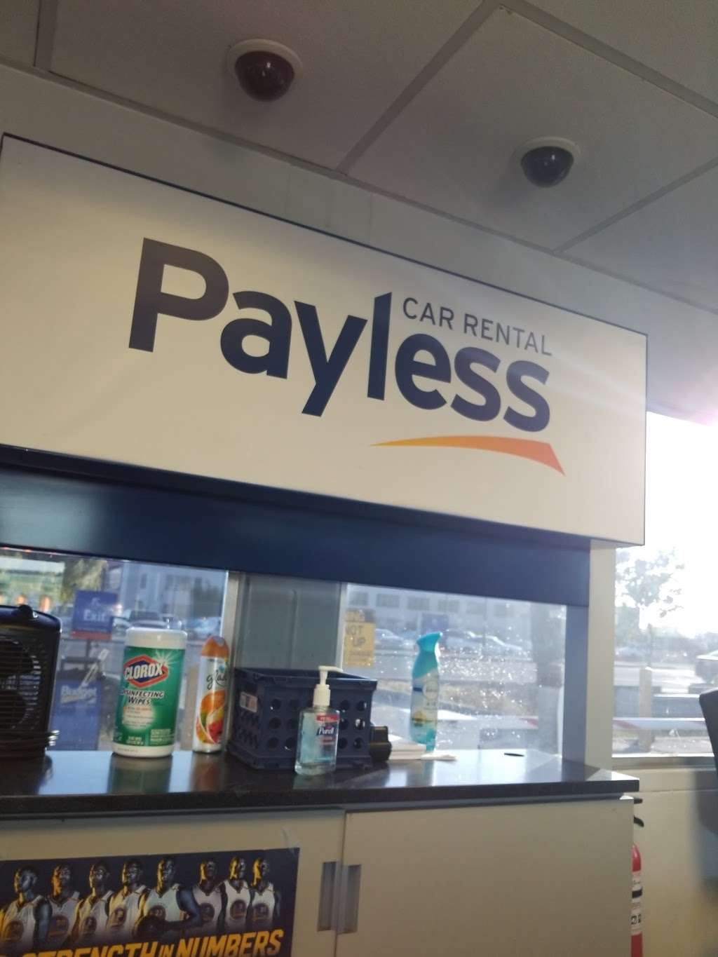 Payless Car Rental | 7600 Earhart Rd, Oakland, CA 94621, USA | Phone: (510) 638-1000