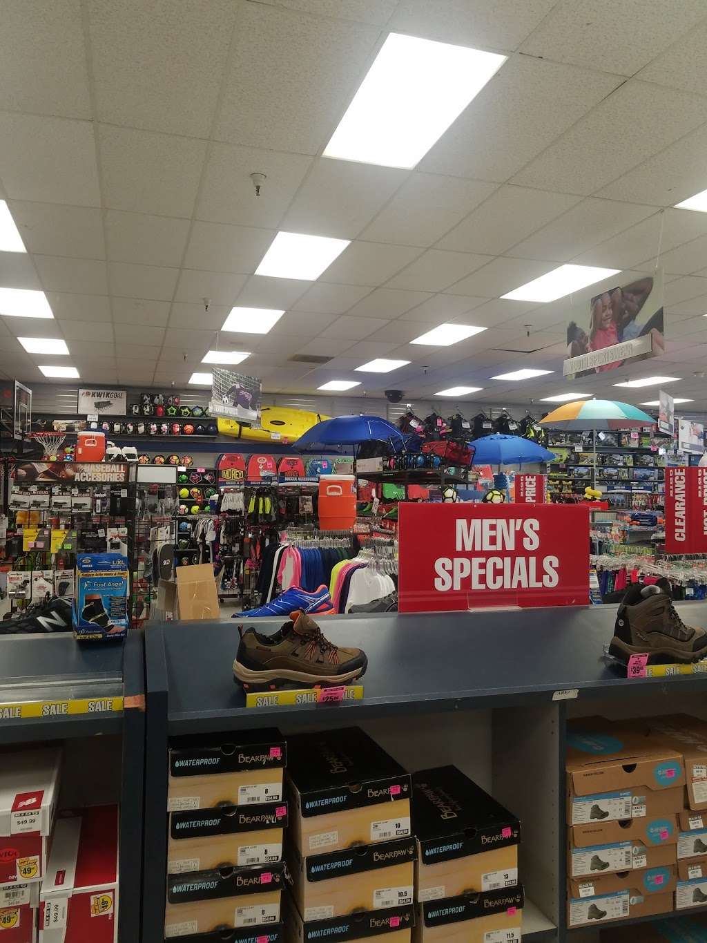 Big 5 Sporting Goods | 1610 W Whittier Blvd, La Habra, CA 90631 | Phone: (562) 694-5488