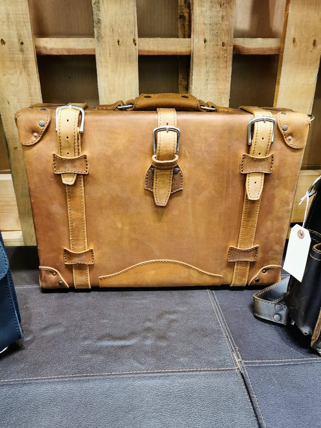 Saddleback Leather Company | 600 Railhead Rd #200, Fort Worth, TX 76106 | Phone: (817) 402-4550