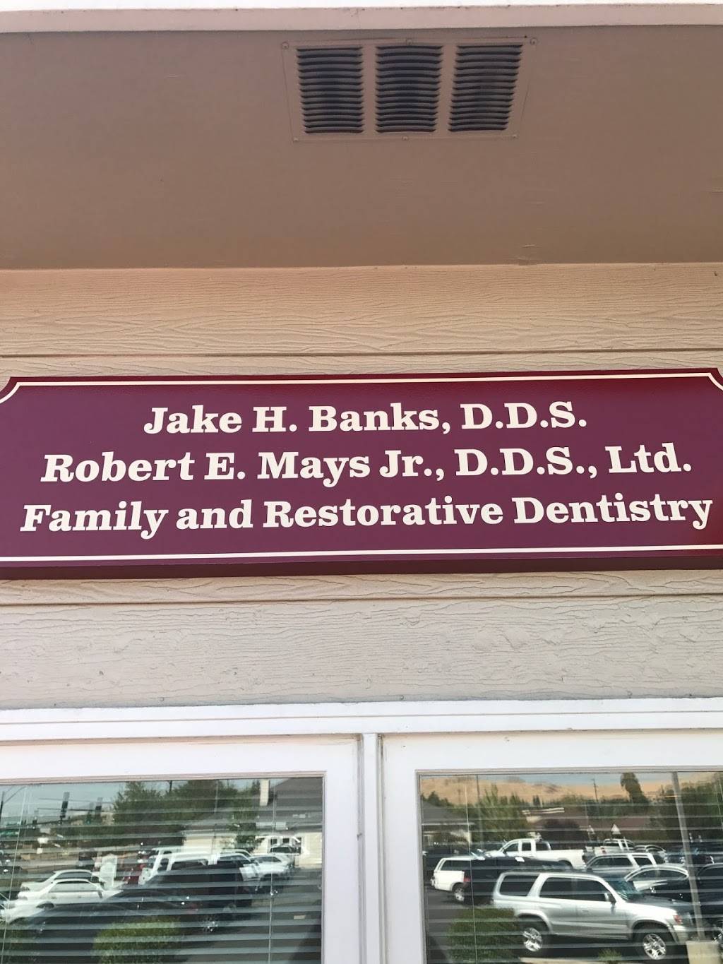 Jake H. Banks DDS | 2261 Pyramid Way #3, Sparks, NV 89431, USA | Phone: (775) 358-0147