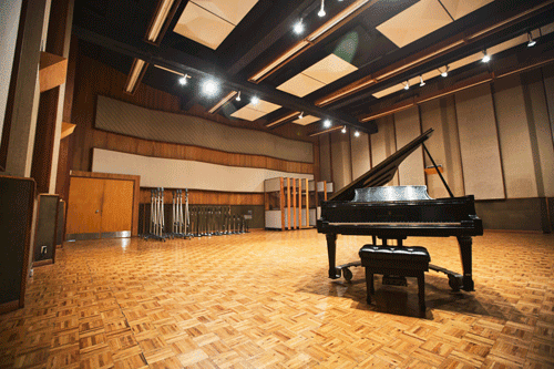 United Recording | 6050 Sunset Blvd, Los Angeles, CA 90028, USA | Phone: (323) 467-9375