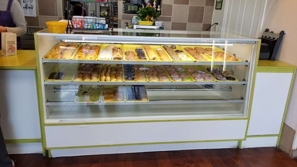 Polos Donuts 3 | 700 N Clark Rd, Duncanville, TX 75116, USA | Phone: (972) 709-5670