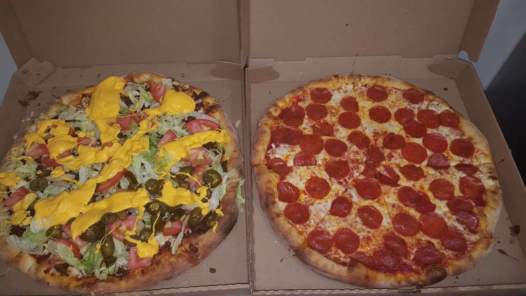 Rockys Pizza | 24 Forevergreen Dr, Falling Waters, WV 25419, USA | Phone: (304) 274-0500