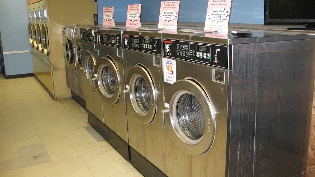 Super Clean Laundromat & Dry Cleaner | 14 Loon Hill Rd, Dracut, MA 01826, USA | Phone: (978) 459-0202