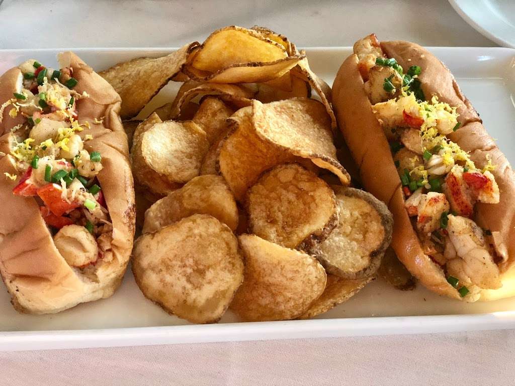 Charlies of Bay Head | 72 Bridge Ave, Bay Head, NJ 08742, USA | Phone: (732) 295-1110