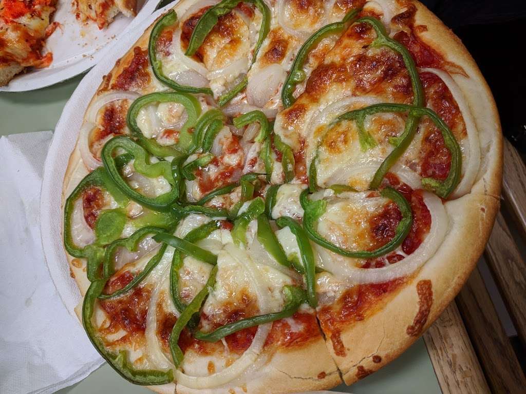 Singas Famous Pizza | 464 S Broadway, Hicksville, NY 11801, USA | Phone: (516) 933-9033