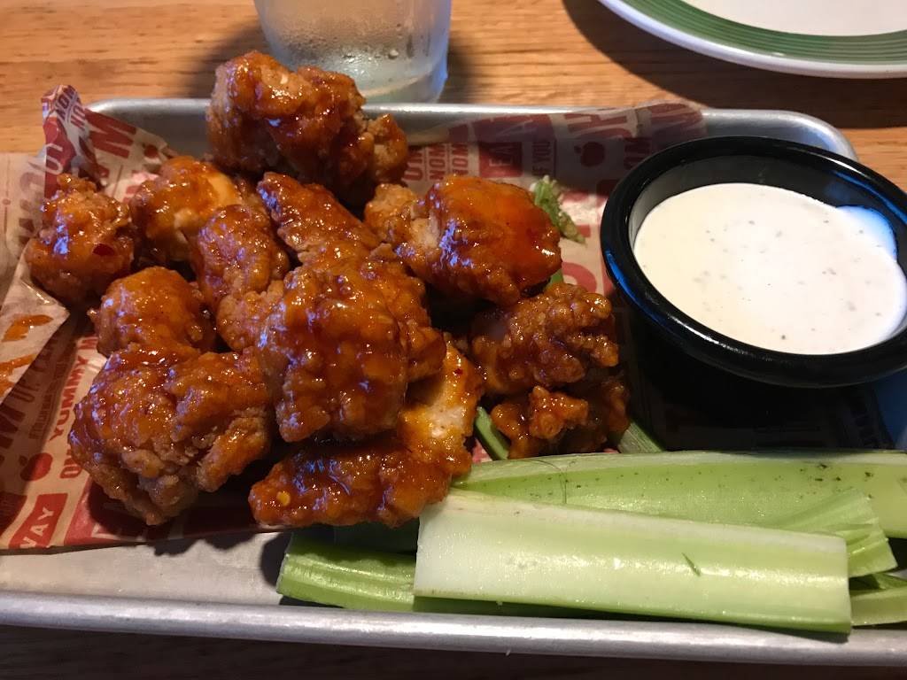 Applebees Grill + Bar | 1245 N Rock Rd, Derby, KS 67037, USA | Phone: (316) 788-7775