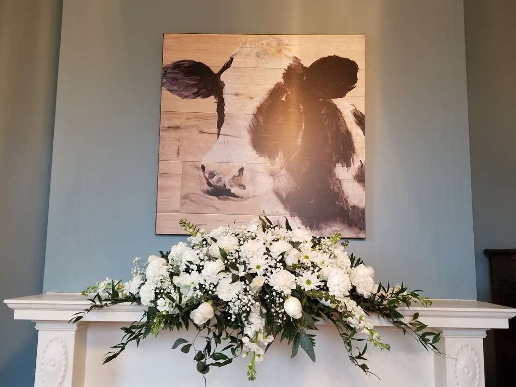 Down Home Floral Arrangements LLC | 209 E Main St, Louisa, VA 23093, USA | Phone: (540) 603-2674