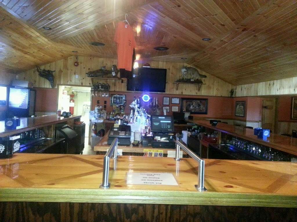 Hillbilly Heaven Bar & Grill | 3280 Martinsburg Rd, Berkeley Springs, WV 25411, USA | Phone: (304) 258-0004