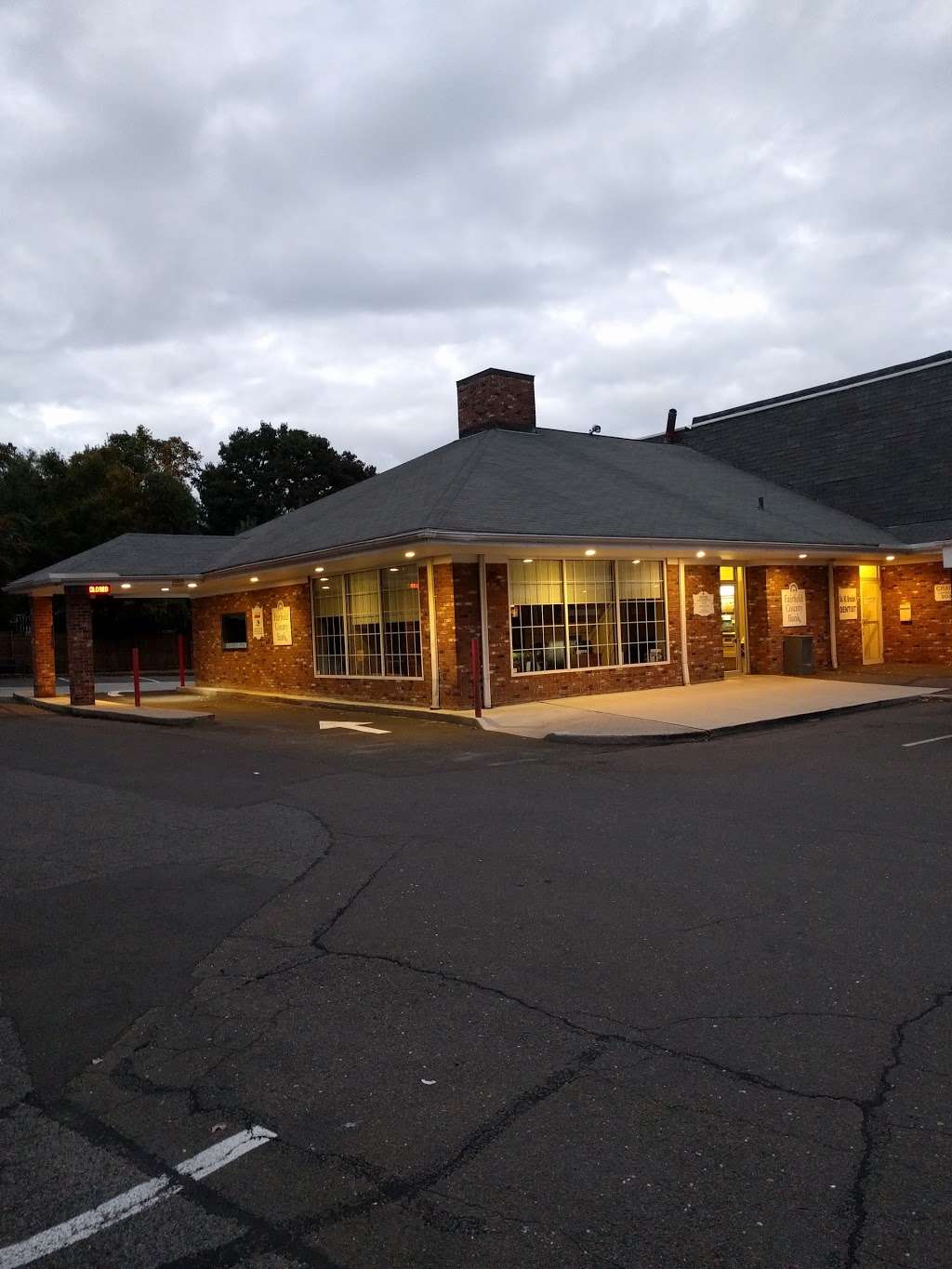 Fairfield County Bank | 26 Chestnut Hill Rd, Norwalk, CT 06851, USA | Phone: (203) 854-7651