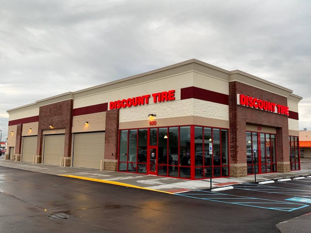 Discount Tire | 920 E Lewis and Clark Pkwy, Clarksville, IN 47129, USA | Phone: (812) 850-6985