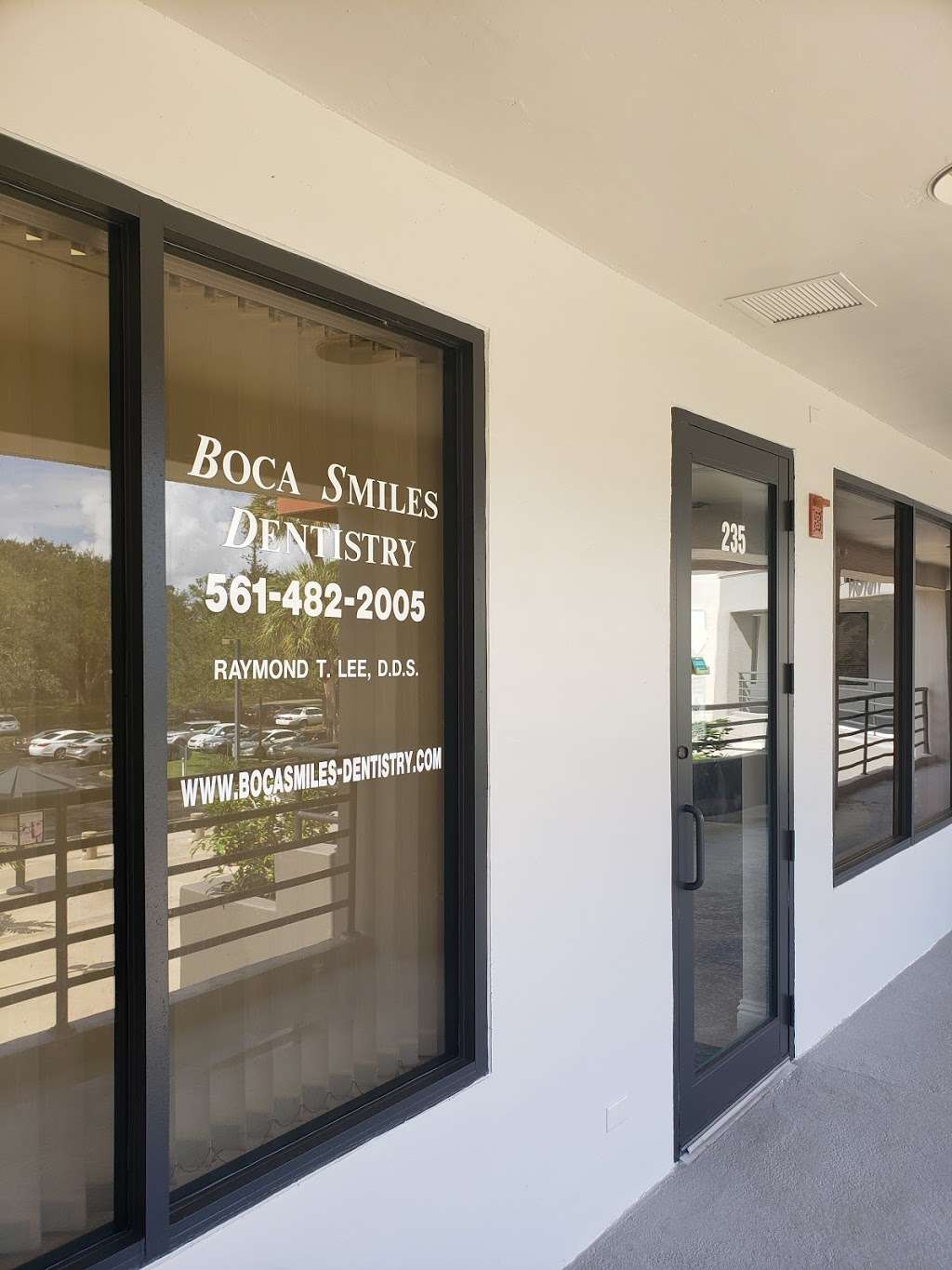 Boca Smiles Dentistry - Raymond T. Lee, DDS | 7840 Glades Rd #235, Boca Raton, FL 33434, USA | Phone: (561) 482-2005