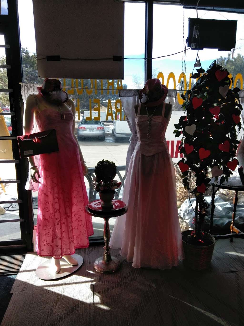 "A & A s Boutique" Outlet & Alterations | 380 S Potomac St Unit 115, Aurora, CO 80012 | Phone: (720) 468-3124