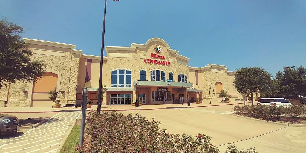 Regal Lone Star | 24720 Tomball Pkwy, Tomball, TX 77375, USA | Phone: (281) 290-0077